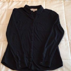 Lightweight cotton shirt with buttons. Stretchy.